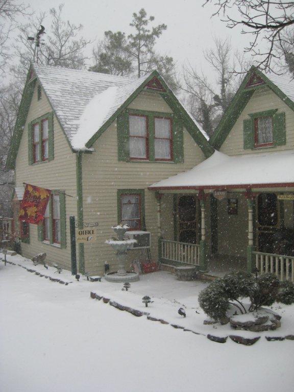 Eureka Springs bed and breakfast hot deals