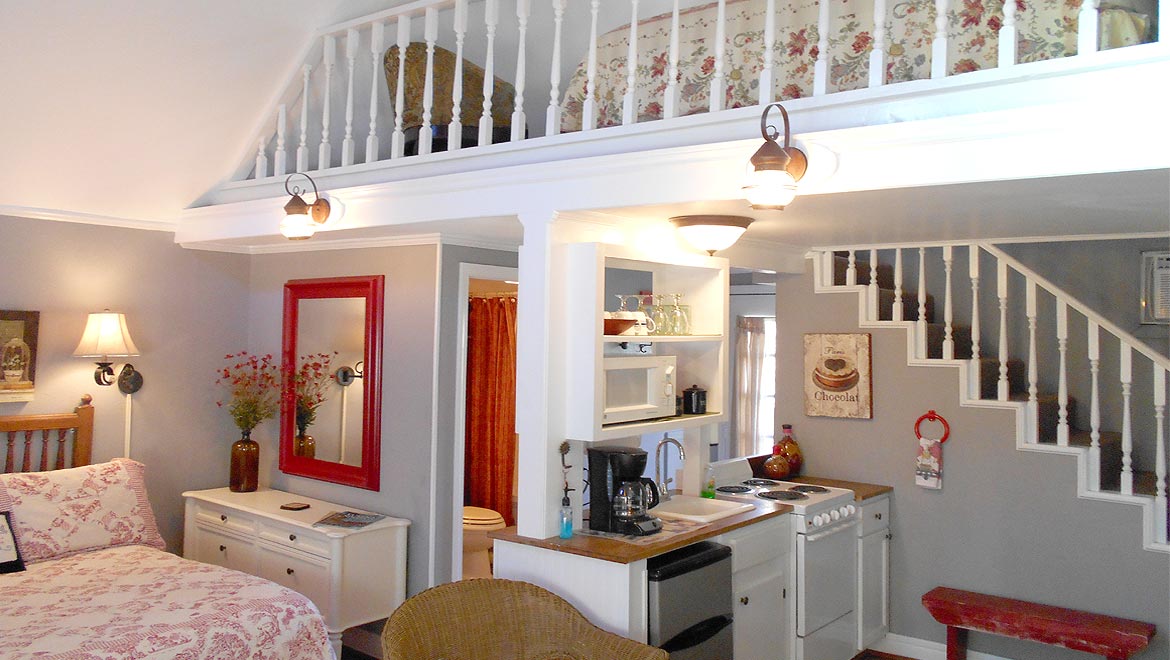 Kitchen area in the Eureka Springs Cottage, The Carriage House